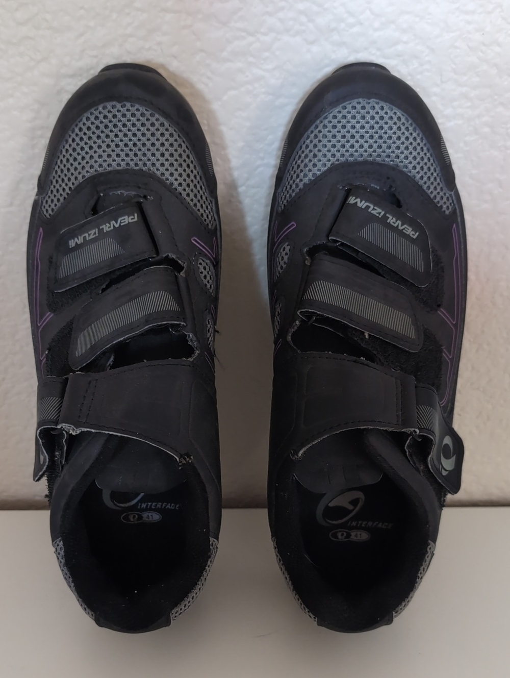 Pearl Izumi Women’s Black and Purple Cycling Shoes with Hook-and-Loop Straps